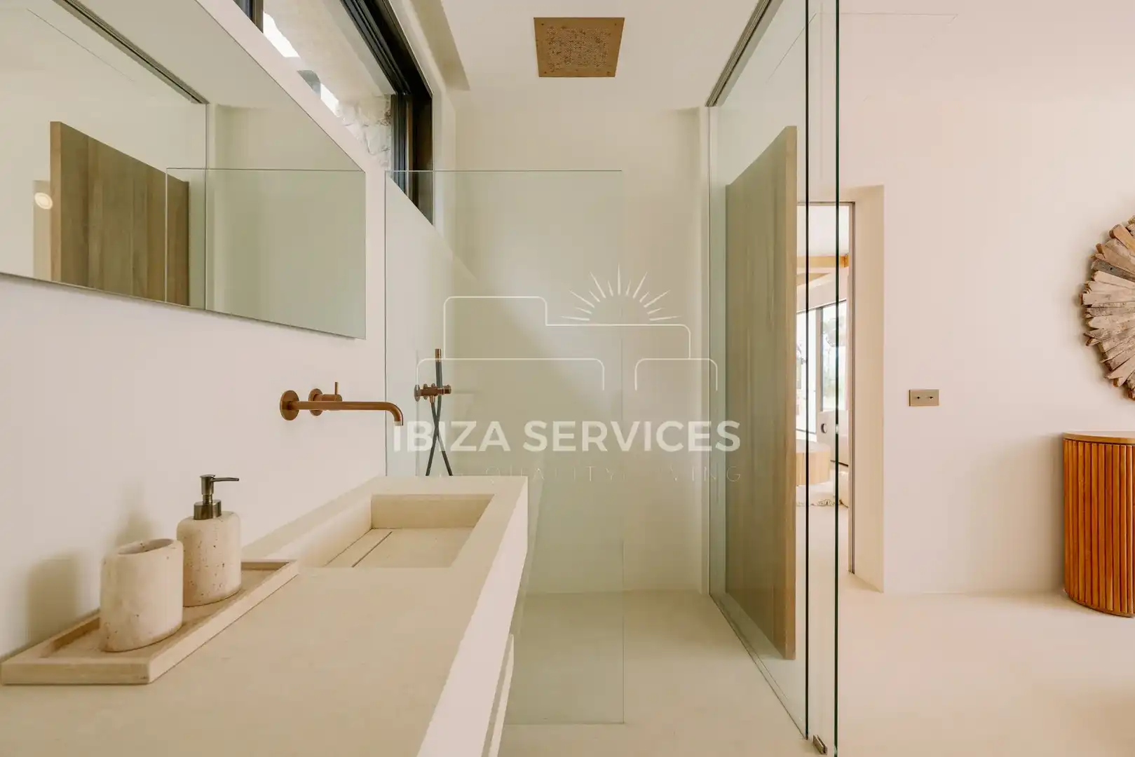 Badezimmer von Haus oder Chalet zum Verkauf in Santa Eulària des Riu mit Klimaanlage und Schwimmbad