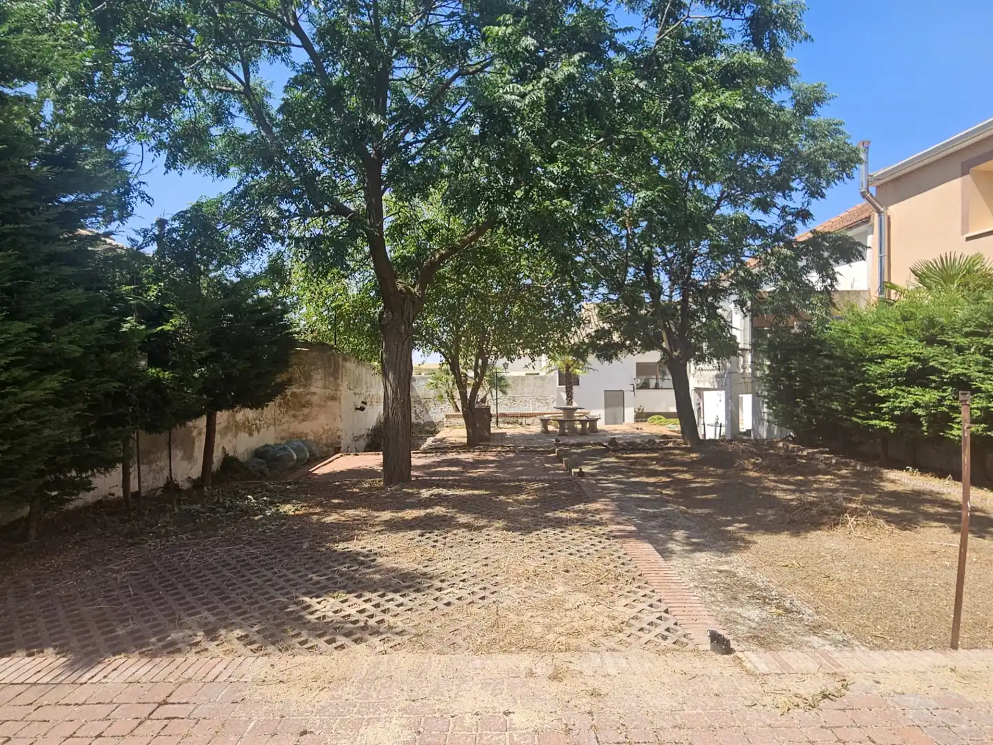 Casa adosada en venta en Driebes con Calefacción, Jardín privado y Terraza
