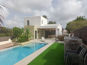 Casa amb piscina de lloguer a San Miguel de Salinas
