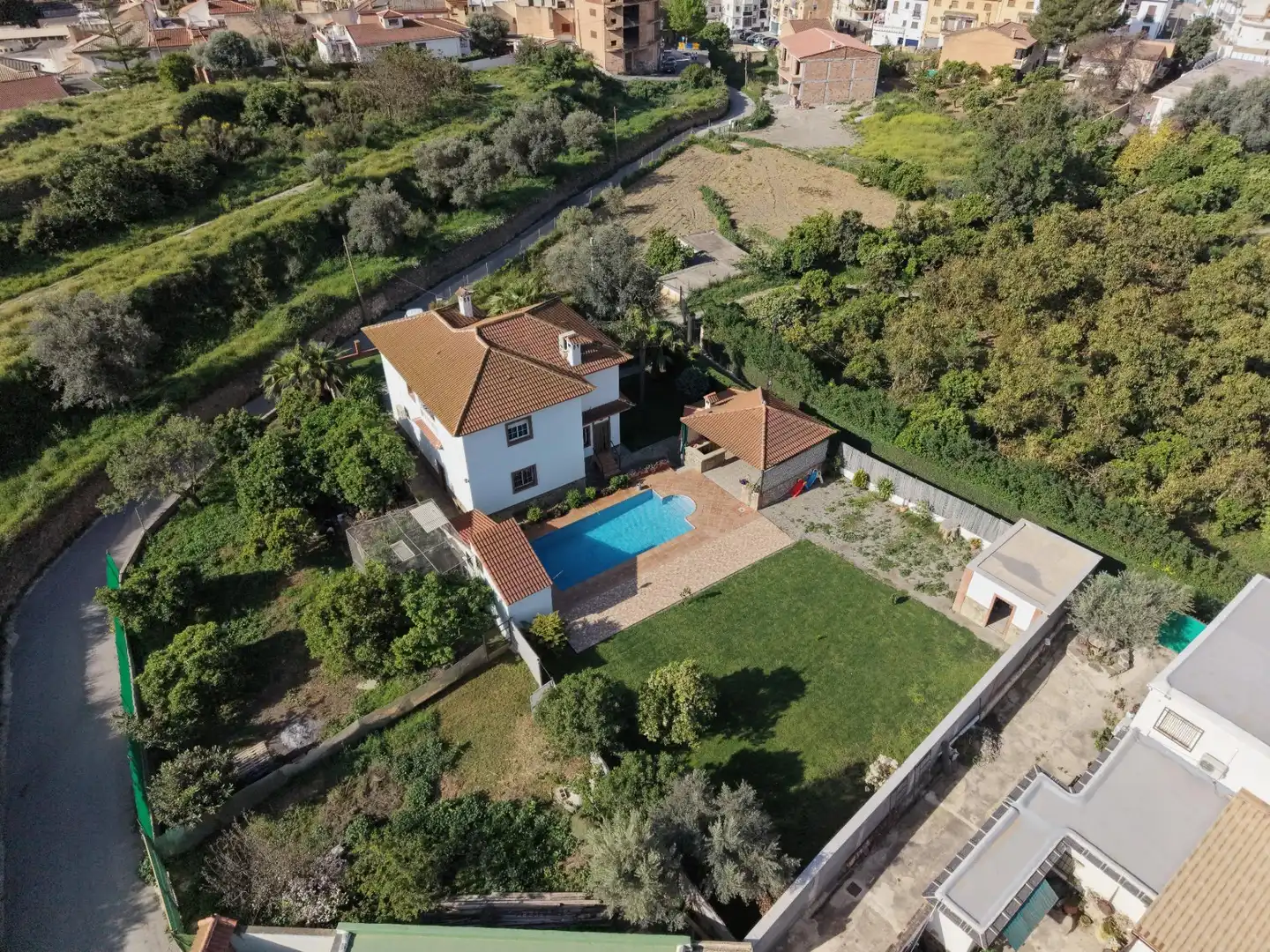 Vista exterior de Casa o xalet en venda en Órgiva amb Aire condicionat, Calefacció i Jardí privat