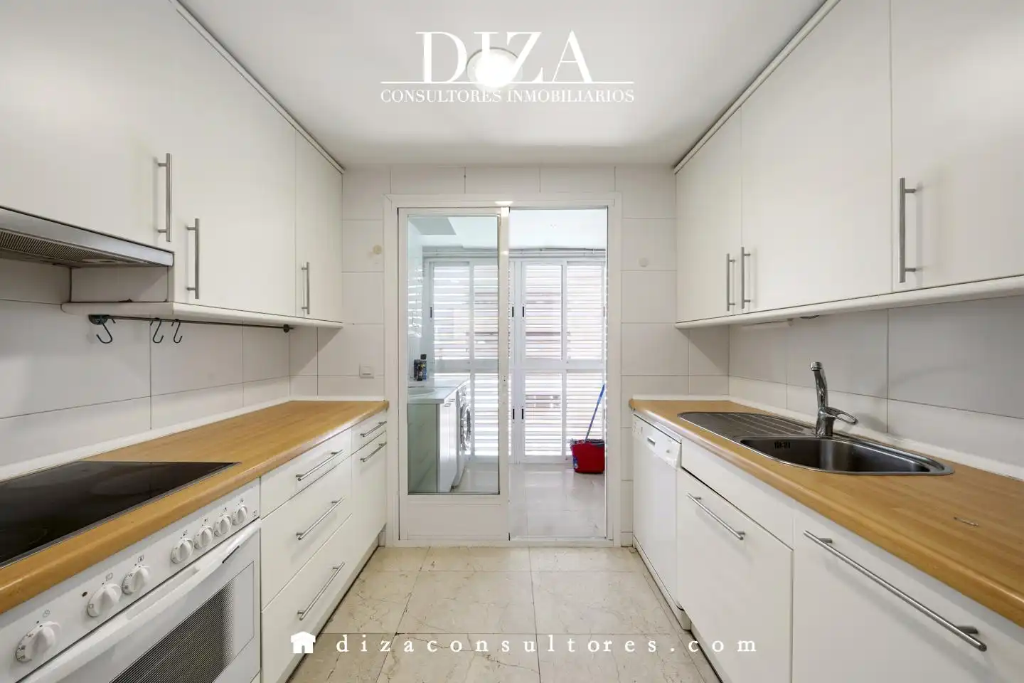 Cocina de Piso en venta en Madrid con Aire acondicionado, Calefacción y Jardín privado