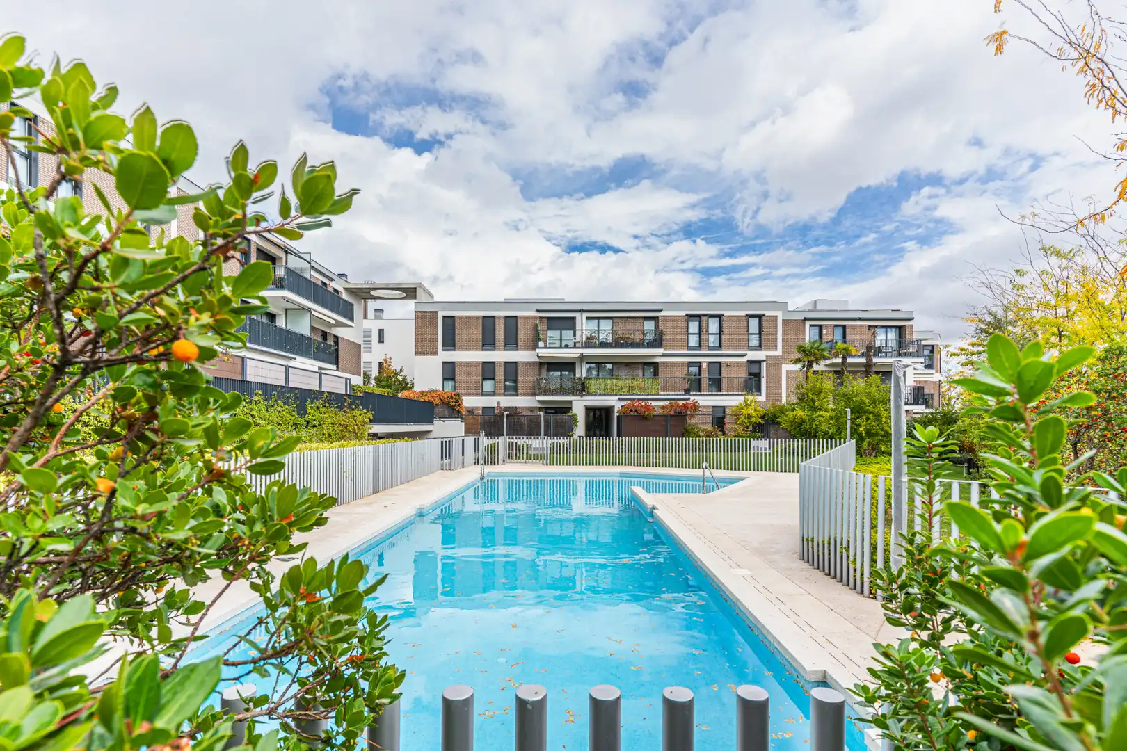 Swimming pool of Flat for sale in Las Rozas de Madrid  with Air Conditioner, Heating and Private garden