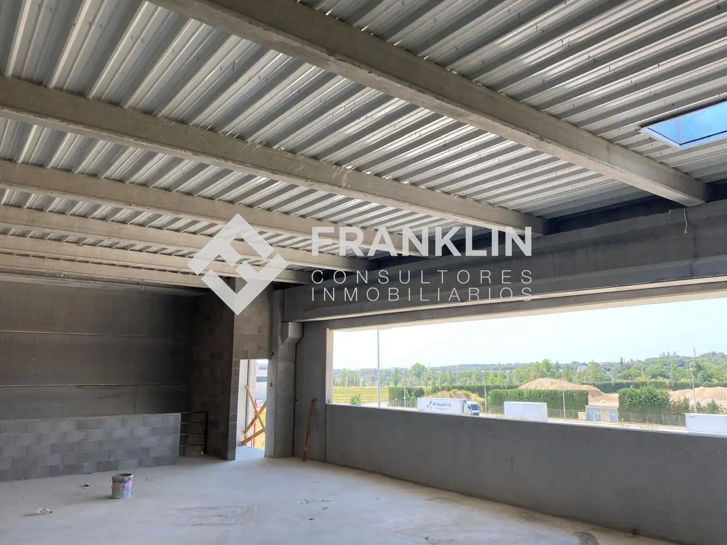 Terrasse von Fabrikhallen zur Miete in La Garriga