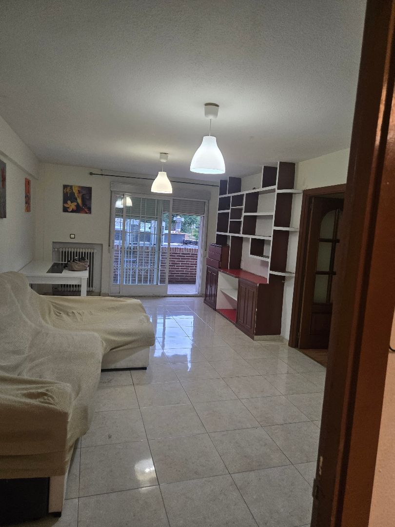 Living room of Flat for sale in Móstoles  with Heating, Terrace and Balcony