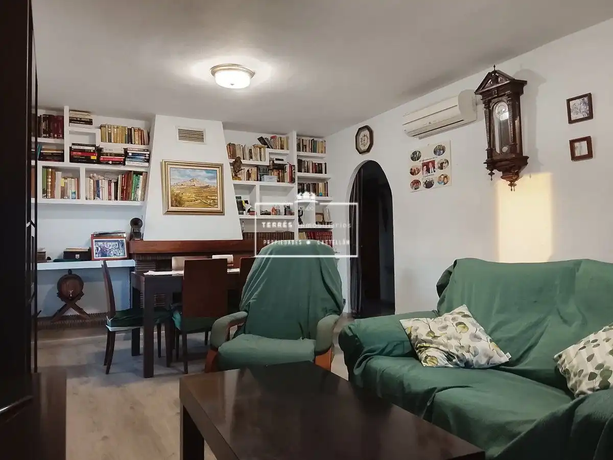 Sala d'estar de Casa o xalet en venda en Castellón de la Plana / Castelló de la Plana amb Calefacció, Terrassa i Moblat