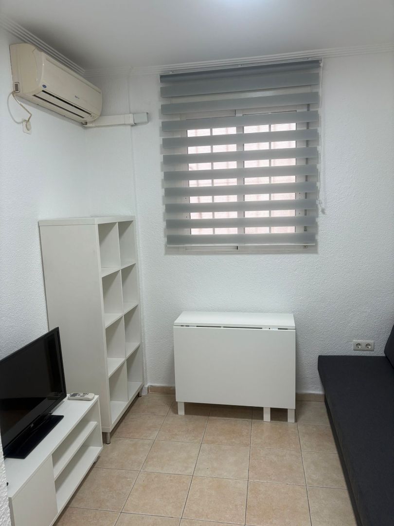 Habitación de Estudio de alquiler en  Huelva Capital con Aire acondicionado, Calefacción y Amueblado
