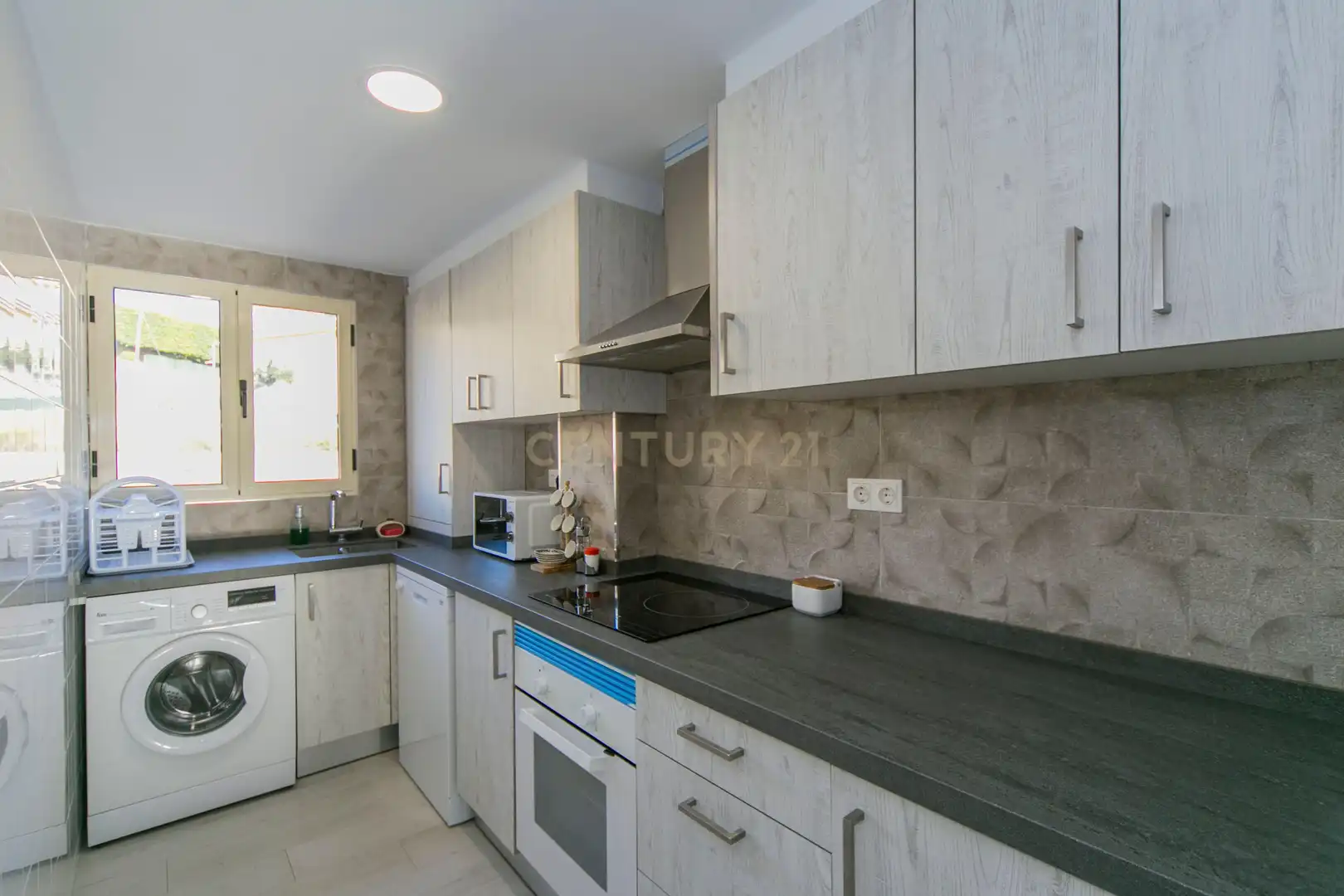 Kitchen of Apartments for rent in Calpe / Calp  with Air Conditioner, Oven and Washing machine