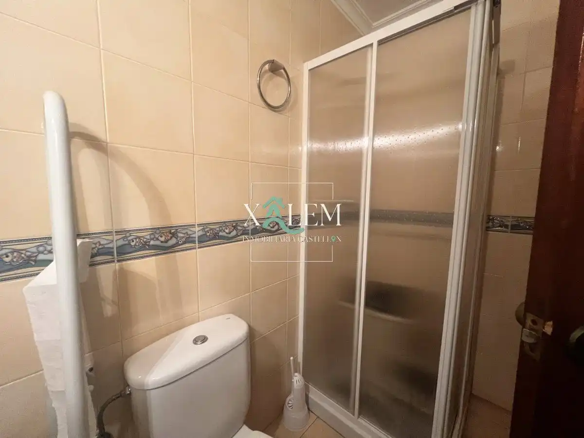 Bany de Pis en venda en Castellón de la Plana / Castelló de la Plana amb Balcó