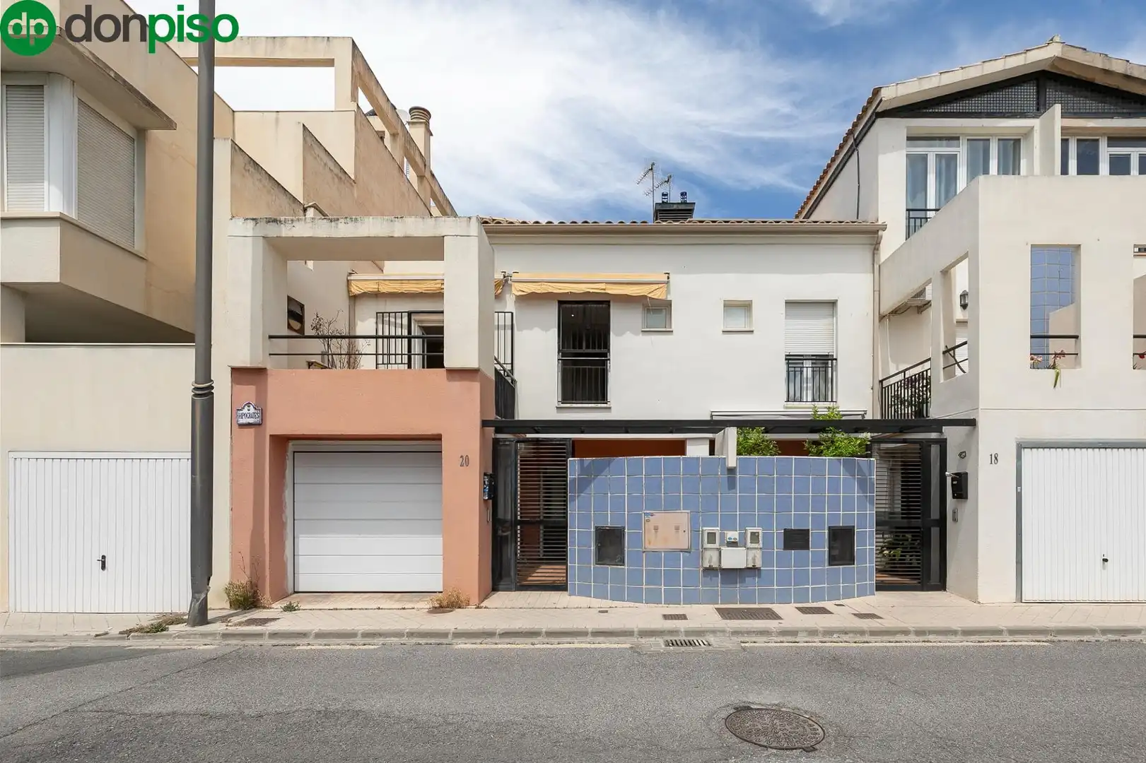 Casa adosada en venta en Calle Calle Hipócrates, San Miguel