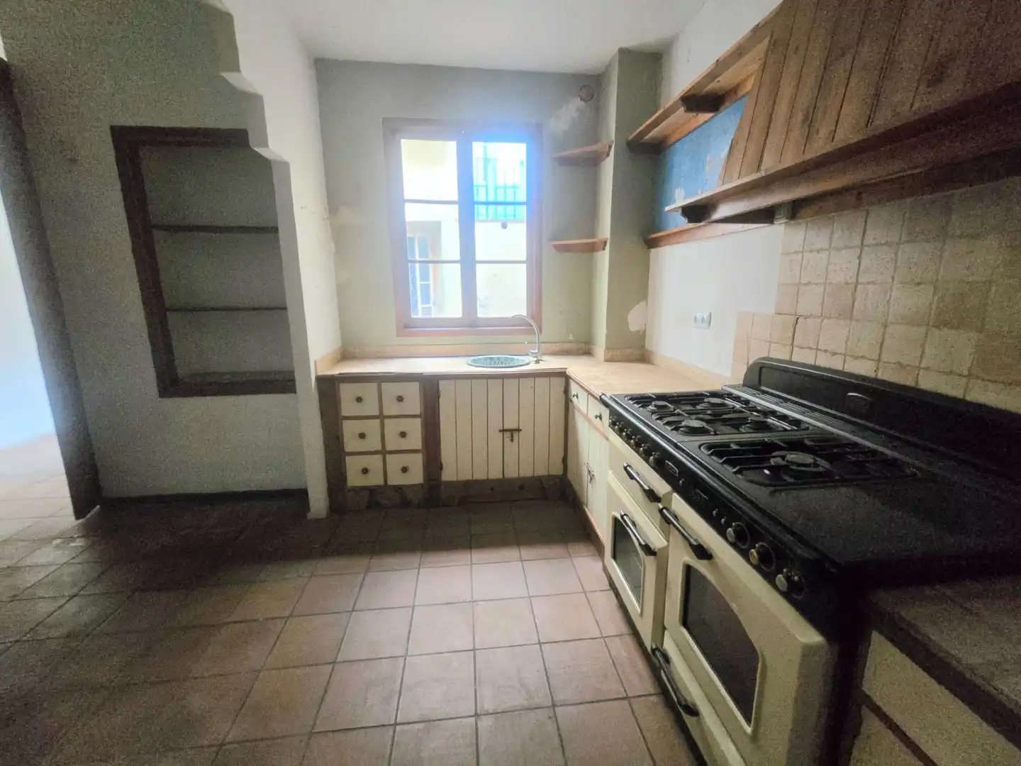 Cuina de Casa adosada en venda en Álora amb Aire condicionat, Jardí privat i Terrassa