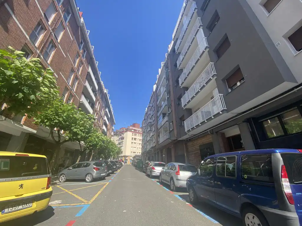 Vista exterior de Piso de alquiler en Donostia - San Sebastián  con Calefacción y Balcón