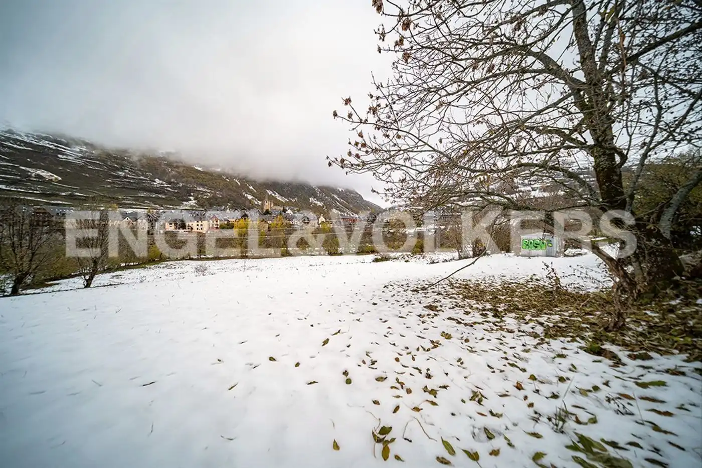 Residential for sale in Naut Aran