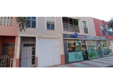 House with garden for sale in Carretera Mojonera
