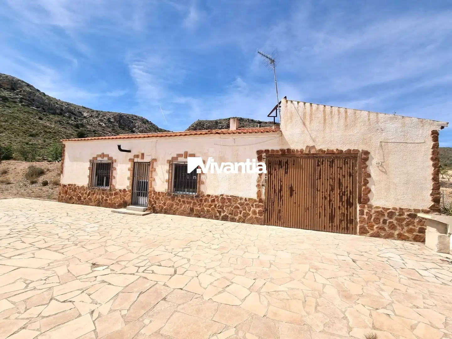 Vista exterior de Finca rústica en venda en Lorca amb Jardí privat, Terrassa i Moblat