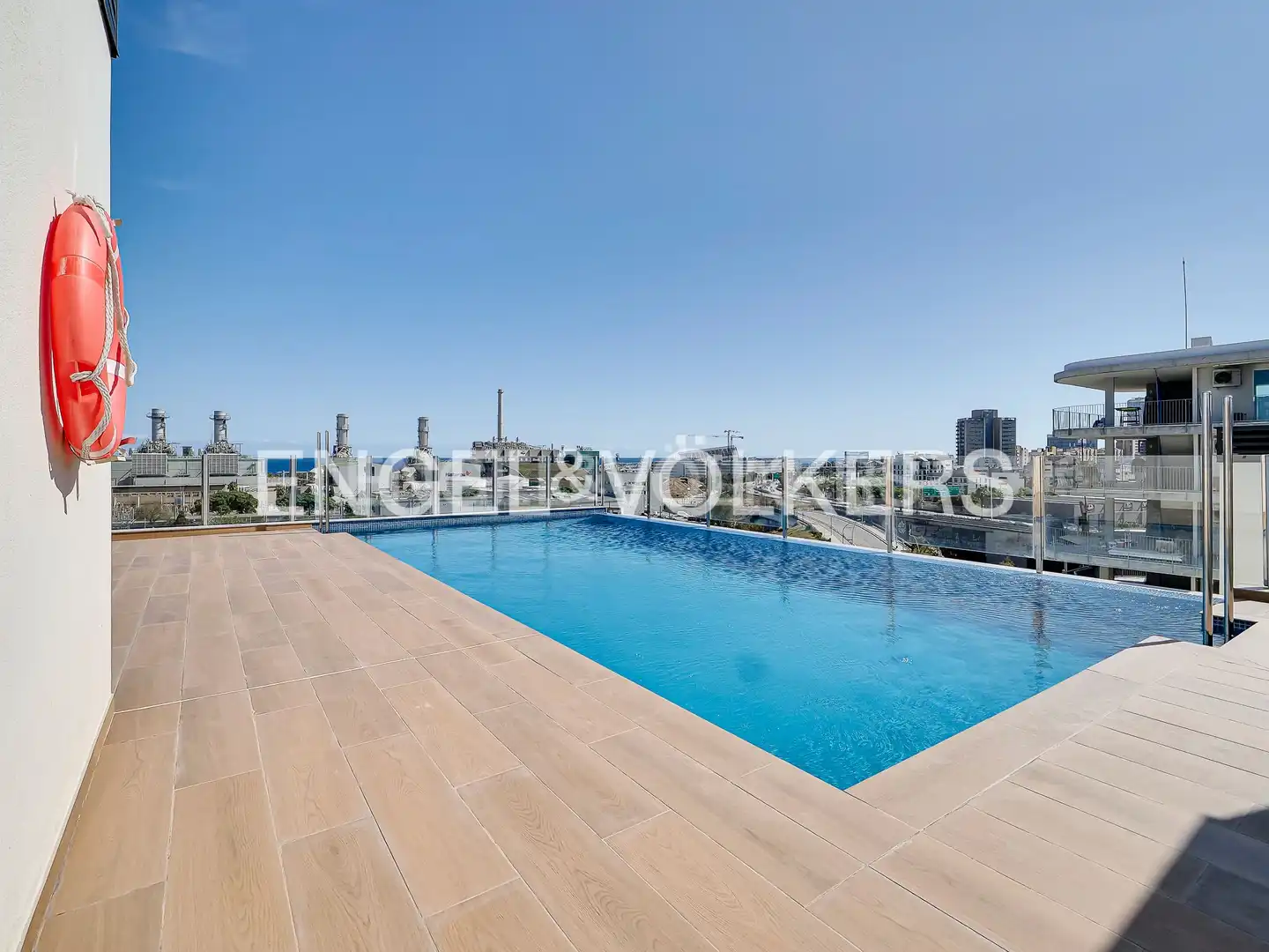 Piscina de Ático en venta en Sant Adrià de Besòs con Aire acondicionado, Calefacción y Parquet