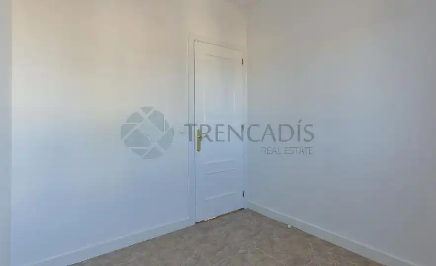 Bedroom of Flat for sale in Madrid