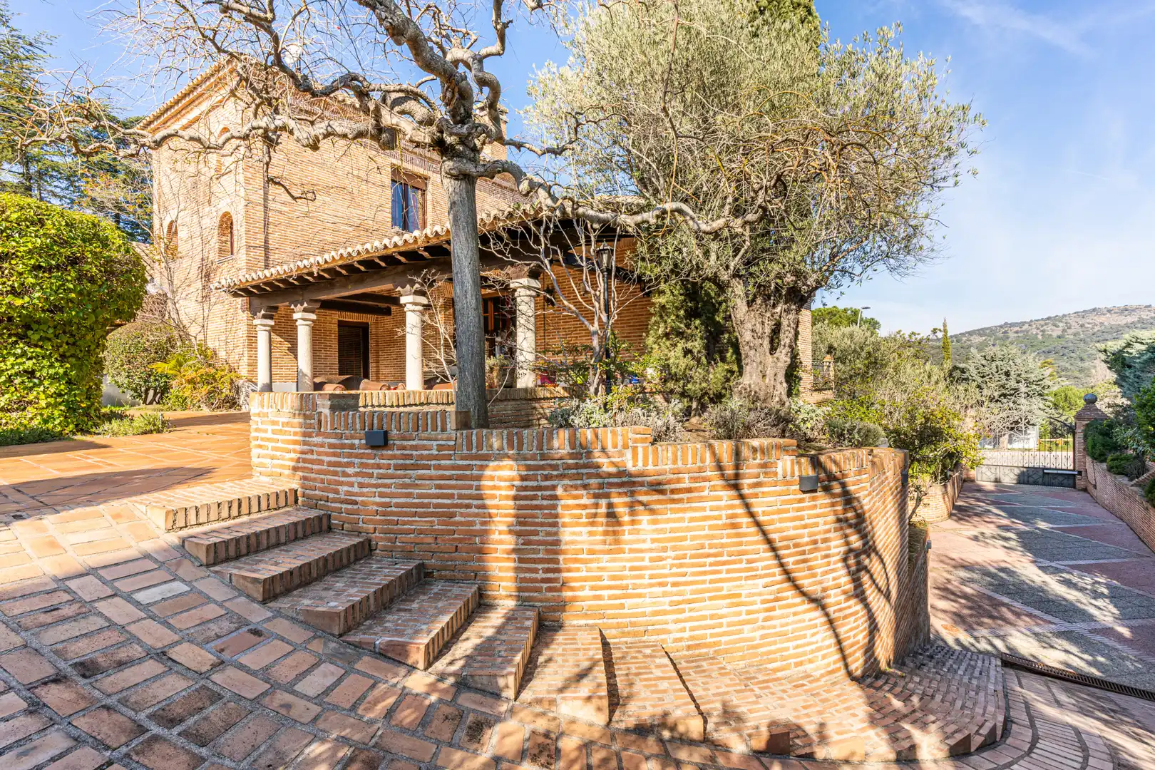 Vista exterior de Casa o chalet en venta en Las Rozas de Madrid con Aire acondicionado, Calefacción y Jardín privado