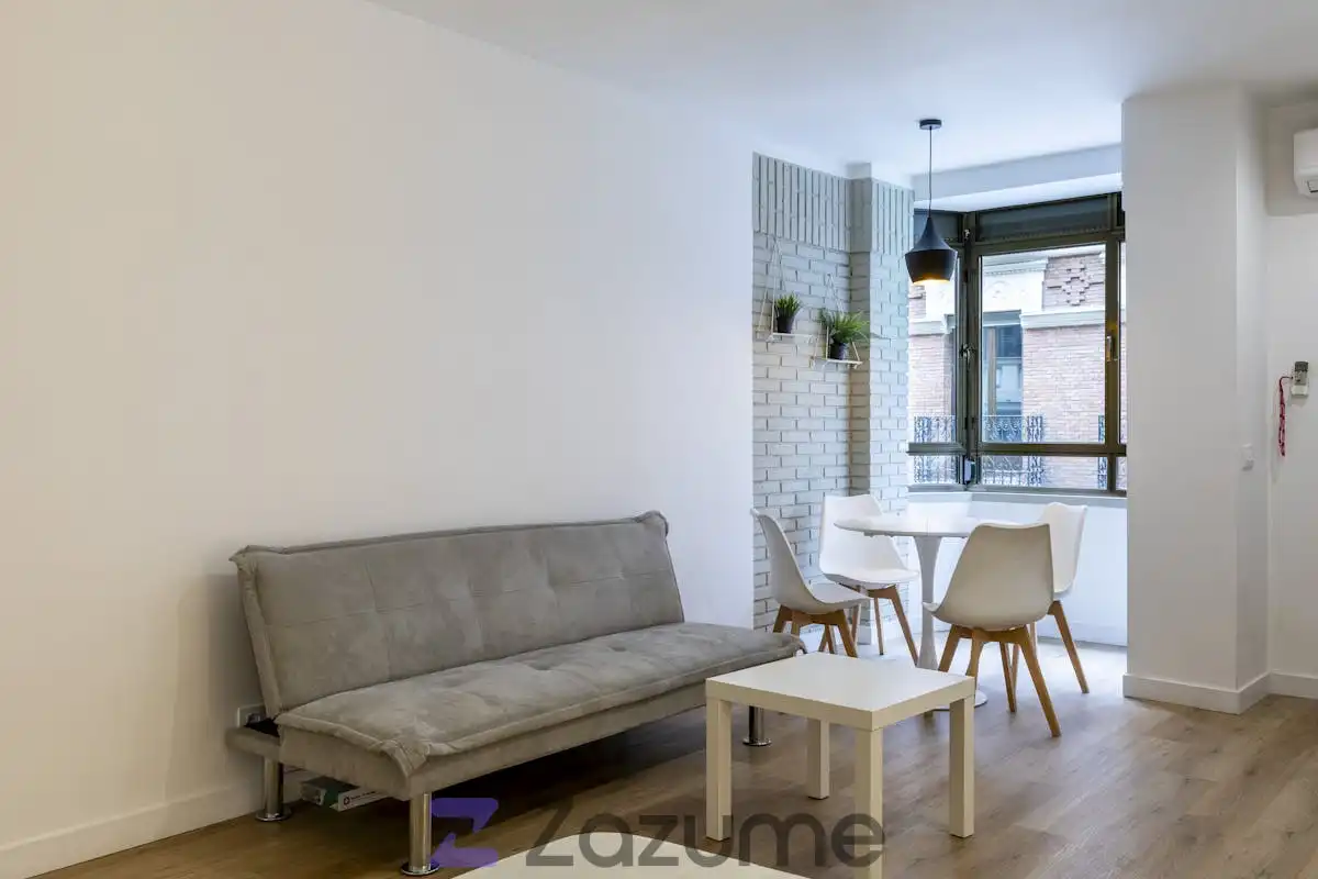 Study for rent in C. de Martín de los Heros, Argüelles