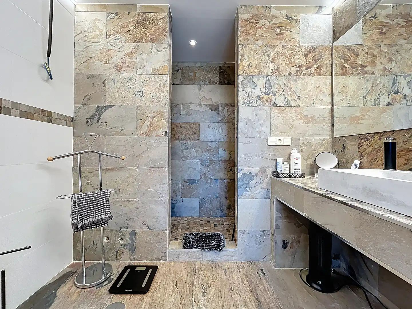 Baño de Casa o chalet en venta en La Nucia con Jardín privado, Terraza y Piscina