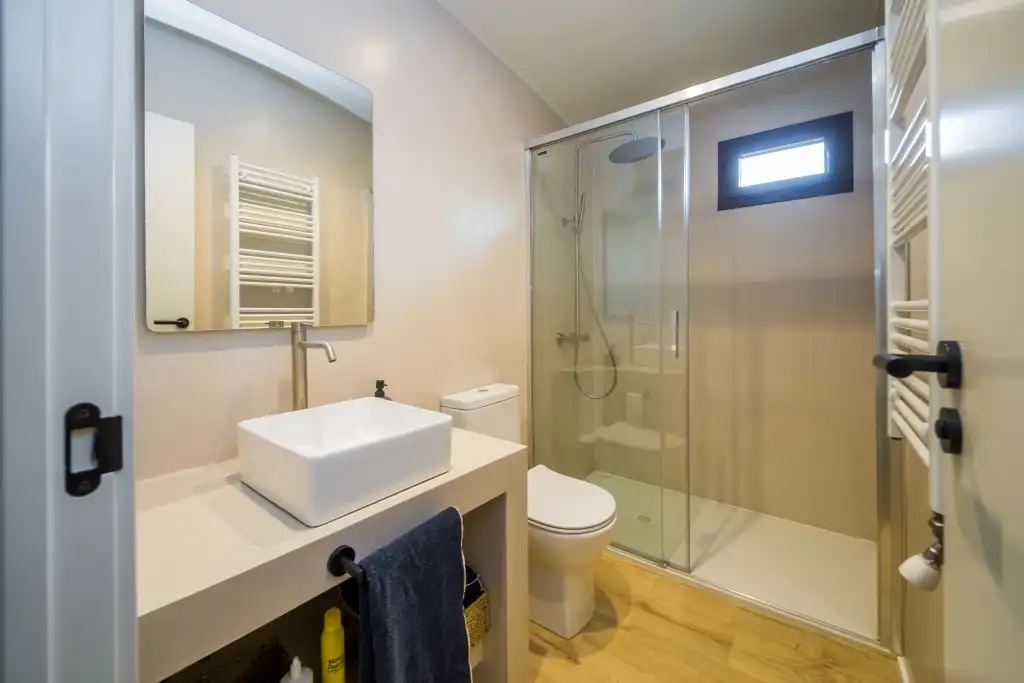 Bathroom of Houses for sale in Castell d'Aro, Platja d'Aro i s'Agaró  with Furnished