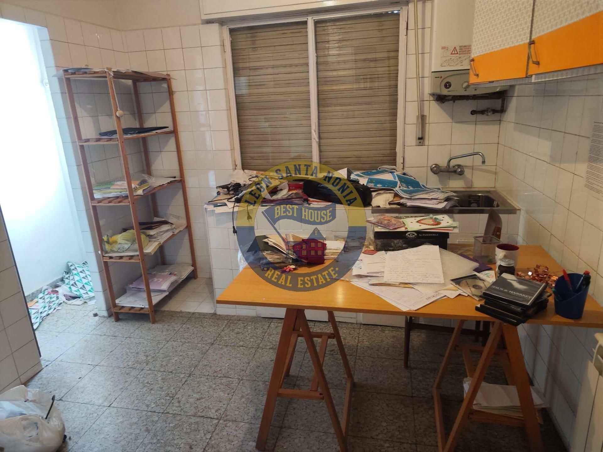 Cocina de Piso en venta en León Capital  con Calefacción y Terraza