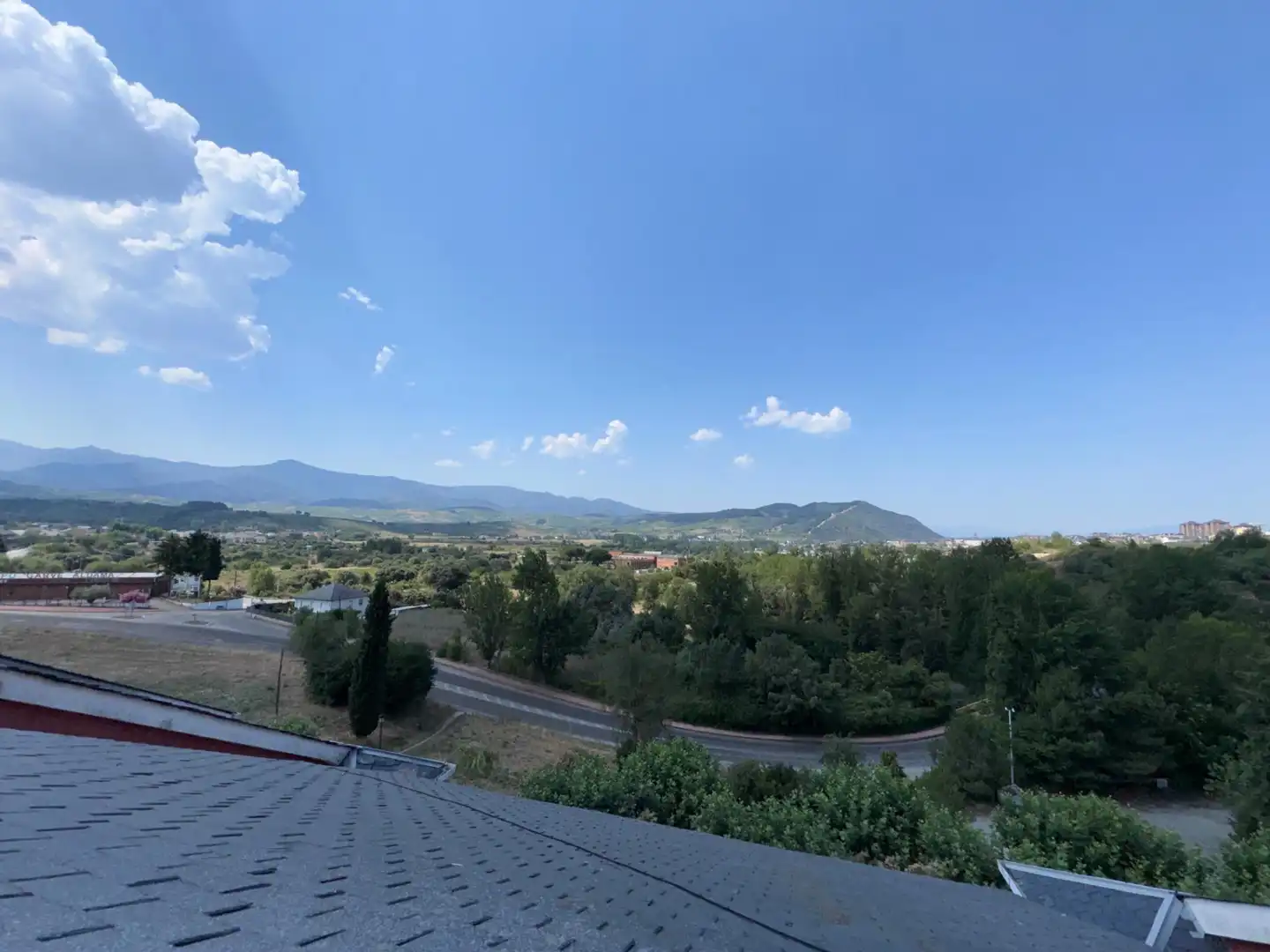 Vista exterior de Casa adosada en venda en Ponferrada amb Calefacció i Terrassa