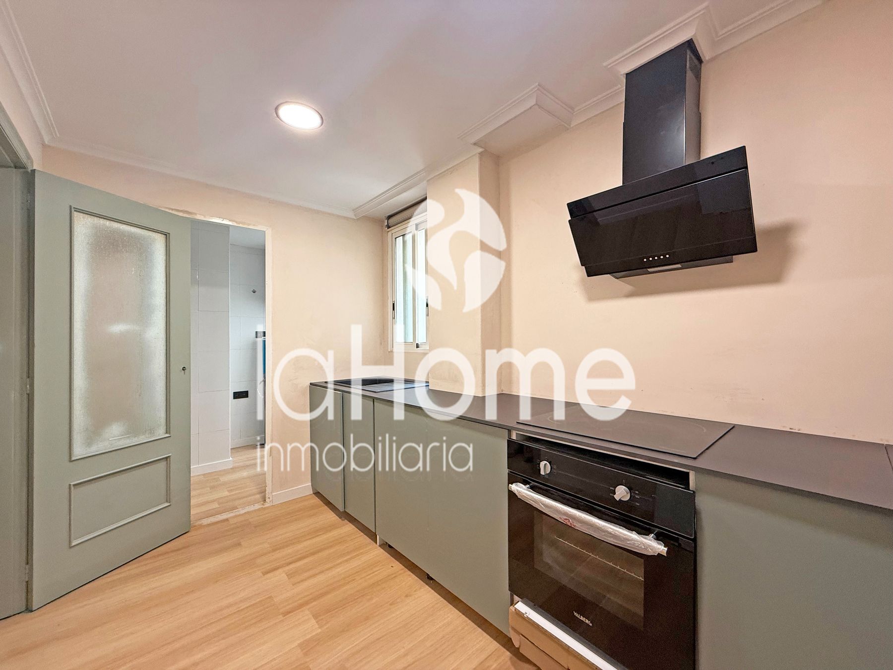 Cuina de Pis en venda en Montserrat amb Parquet, Terrassa i Forn