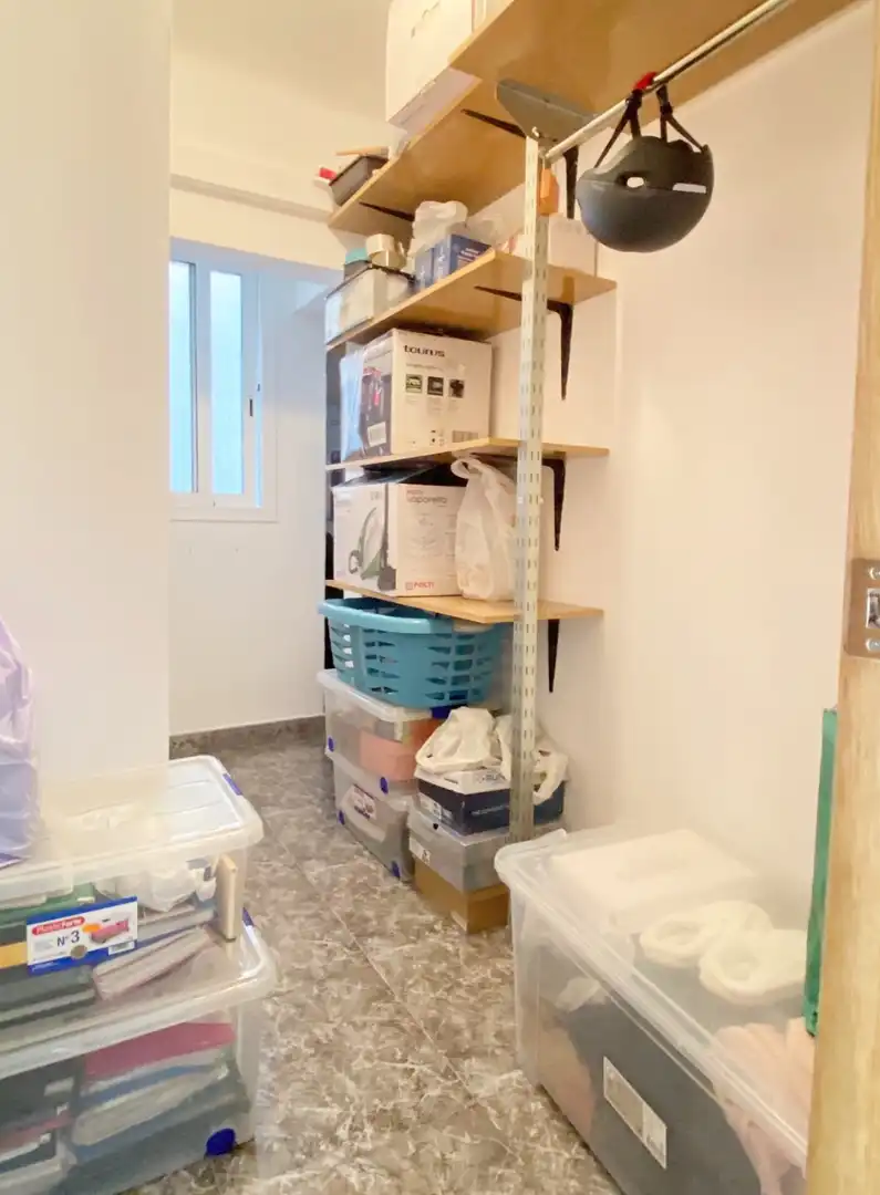 Flat for sale in L'Hospitalet de Llobregat  with Air Conditioner, Oven and Balcony