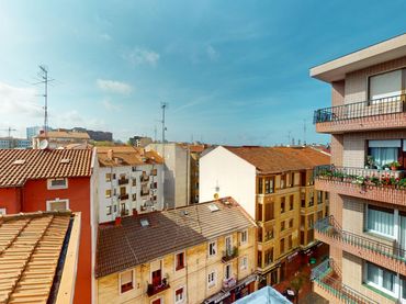 Maisonette mit Balkon zum Verkauf in Nafarroa Kalea