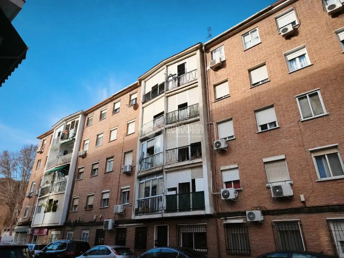 Außenansicht von Wohnung zum Verkauf in Alcalá de Henares mit Klimaanlage und Heizung