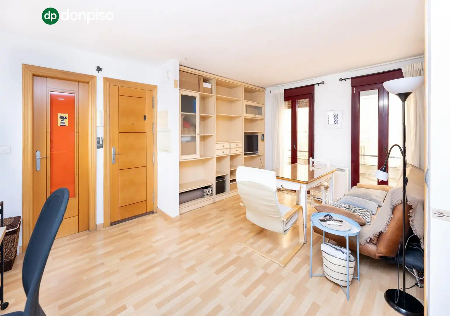 Apartament amb terrassa en venda a Calle COMENDADORAS DE SANTIAGO 9