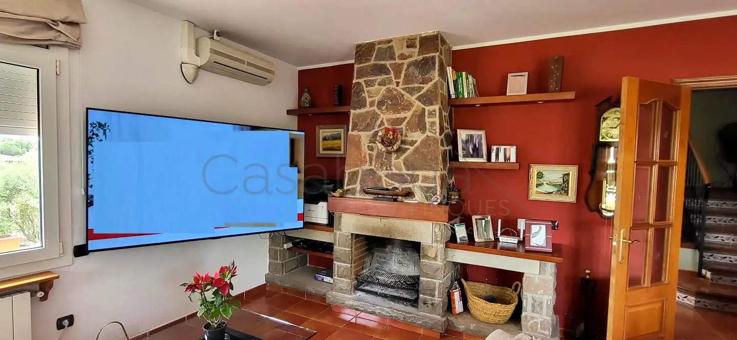 Sala de estar de Casa o chalet en venta en Olost con Jardín privado, Terraza y Piscina