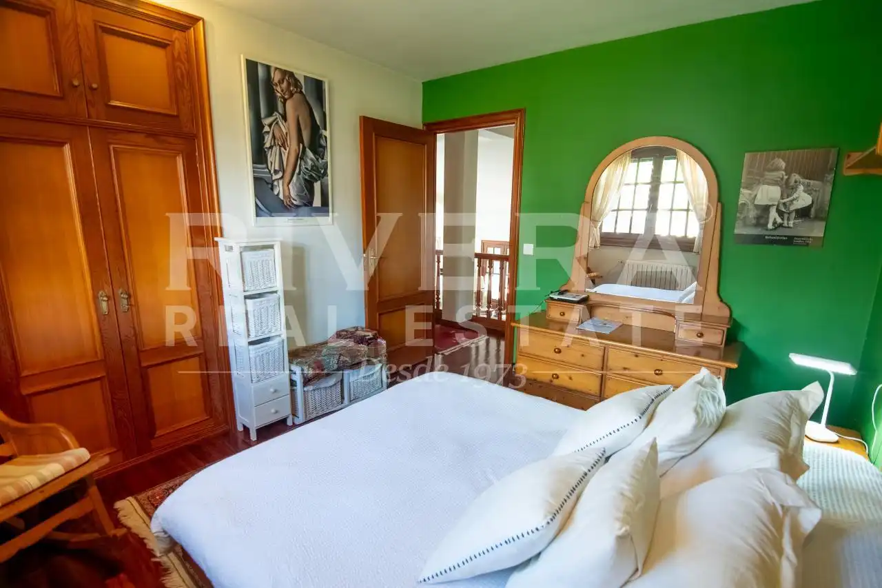 Habitación de Casa o chalet en venta en Vigo  con Calefacción, Jardín privado y Terraza