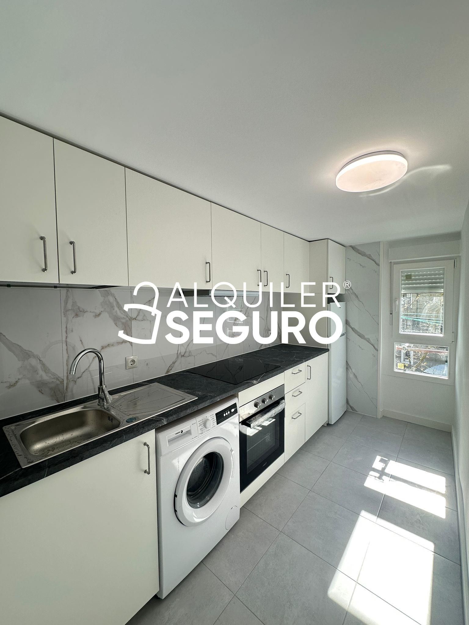 Cuina de Pis de lloguer en  Madrid Capital amb Aire condicionat i Calefacció