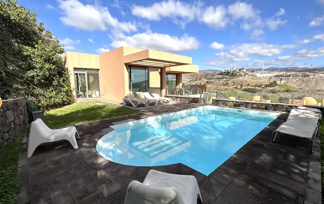 Chalet con terraza en venta en Calle San Bartolomé de Tirajana 9