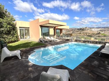 Villa mit Balkon zum Verkauf in Calle San Bartolomé de Tirajana 9