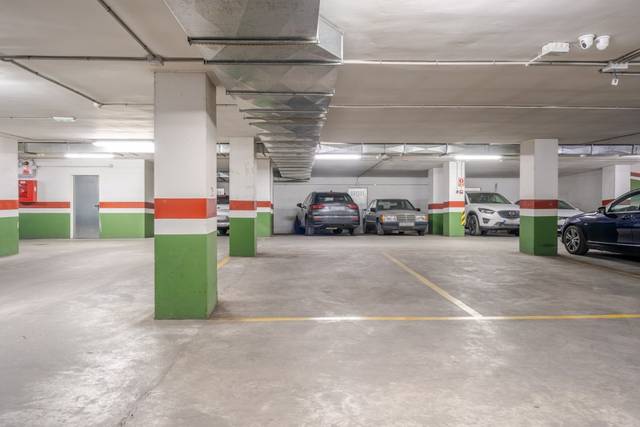 Garaje en Venta en Parque Lagos