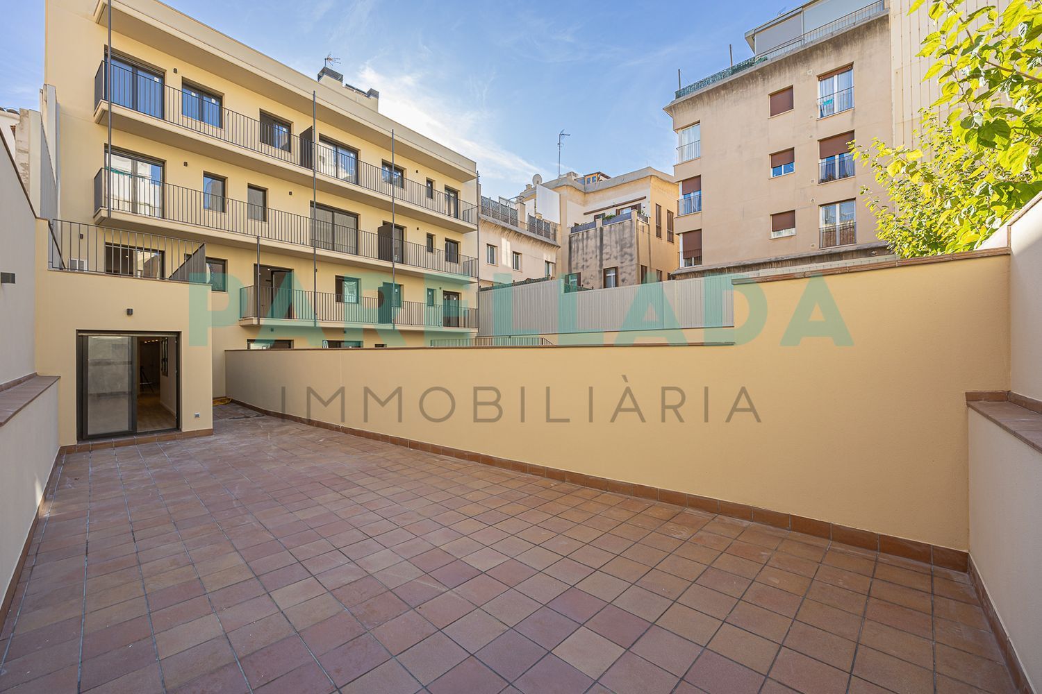 Exterior view of Flat for sale in Badalona  with Air Conditioner and Terrace