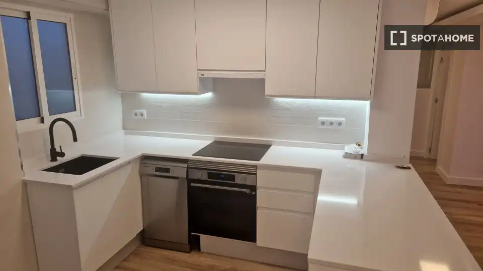 Cocina de Apartamento para compartir en Villajoyosa / La Vila Joiosa con Aire acondicionado, Terraza y Amueblado