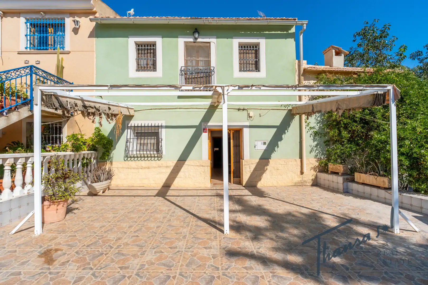 Vista exterior de Casa adosada en venda en Alicante / Alacant amb Aire condicionat, Jardí privat i Terrassa