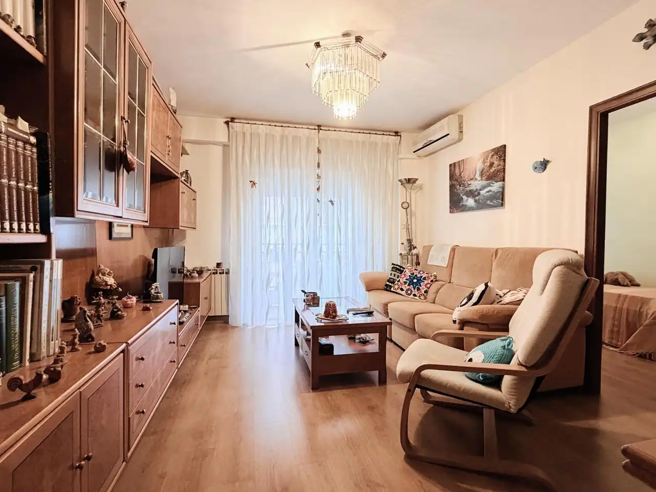 Sala d'estar de Pis en venda en  Madrid Capital amb Aire condicionat i Terrassa