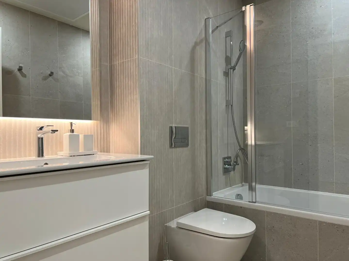 Baño de Casa o chalet de alquiler en Salou con Aire acondicionado, Calefacción y Terraza