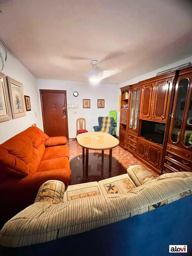 Sala d'estar de Pis per a compartir en Granada amb Calefacció, Moblat i Balcó
