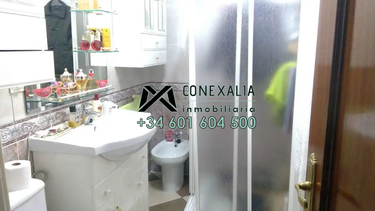 Bathroom of Houses for sale in Olvera, Cádiz