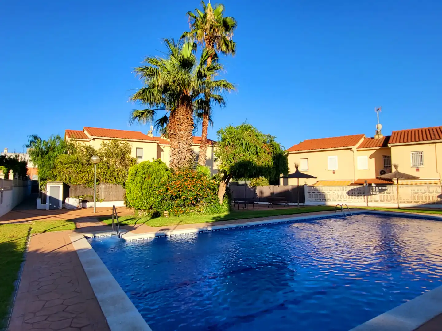 Piscina de Casa adosada en venta en Creixell con Aire acondicionado, Calefacción y Jardín privado