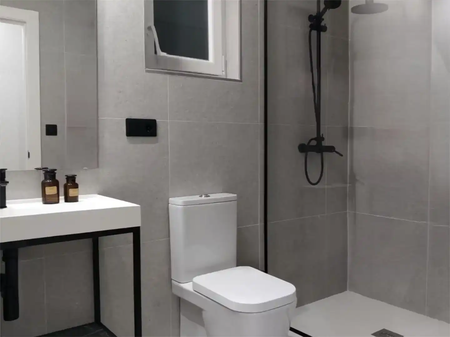 Baño de Piso de alquiler en Vimianzo con Parquet y Amueblado