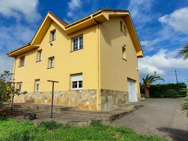 Detached house for sale in Villalegre - La Luz