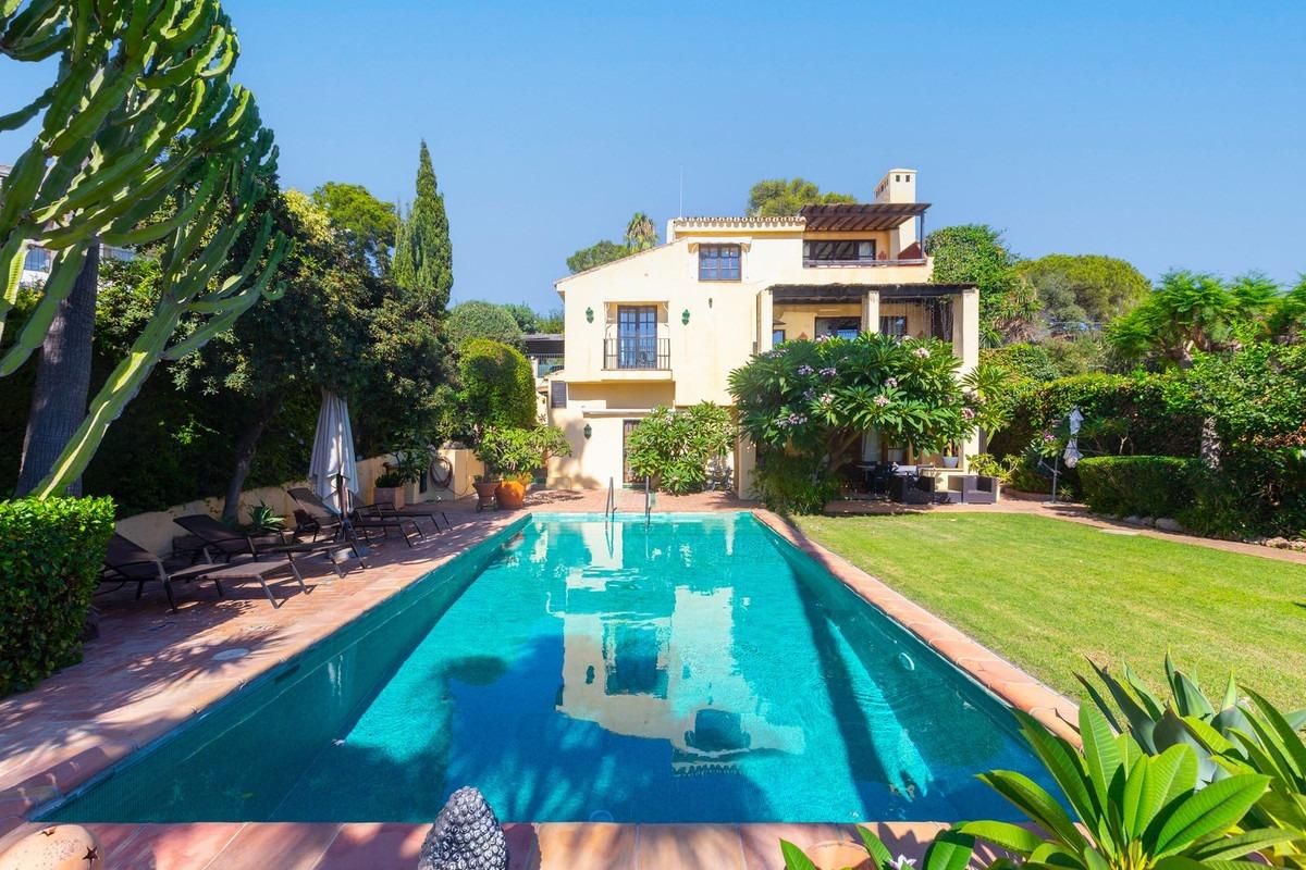 Jardí de Casa o xalet en venda en Marbella amb Aire condicionat, Calefacció i Jardí privat