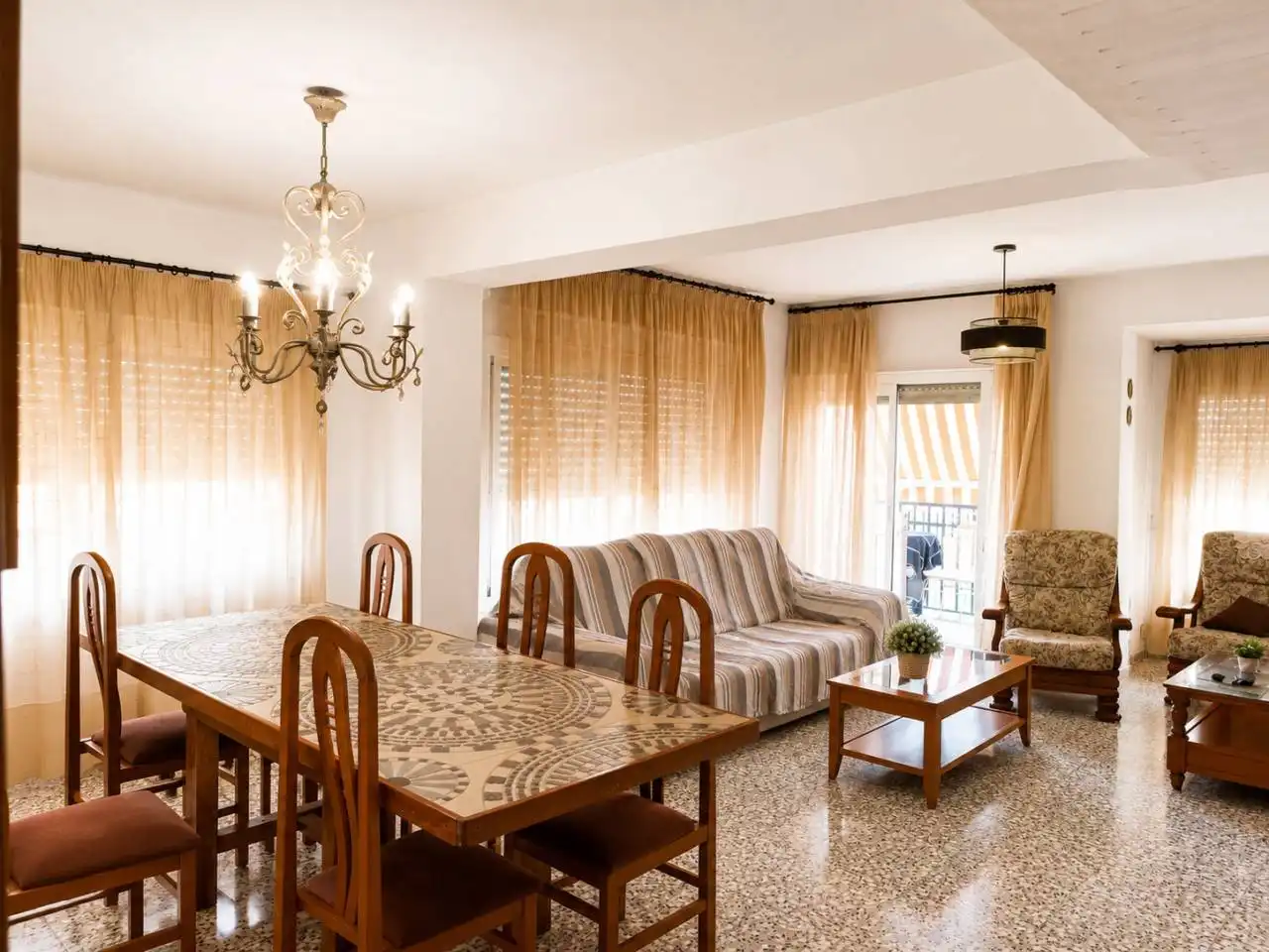 Esszimmer von Wohnung zum Verkauf in Oliva mit Klimaanlage, Möbliert und Balkon