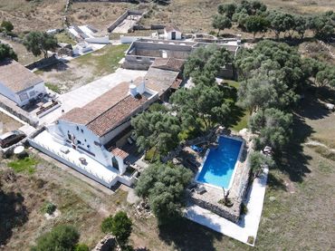 Casa rústica amb piscina en venda a Alaior poble